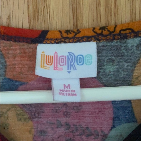 Lularoe Irma Top Size M - Picture 2 of 2